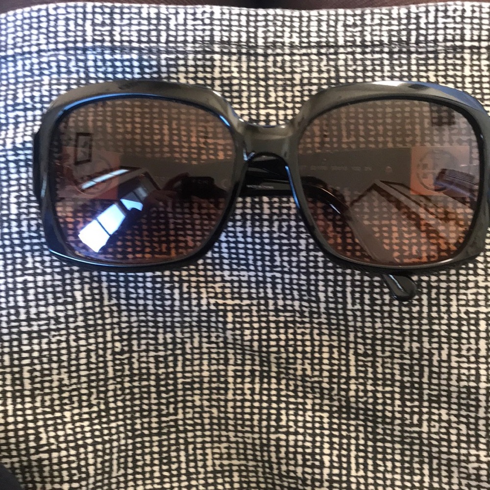 Tory Burch sunglassss